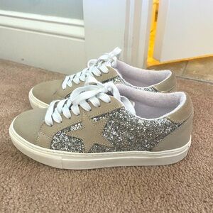 Brand new Steve Madden sneakers